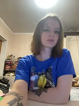 LeinaWoluers online show from August 7, 8:44 pm