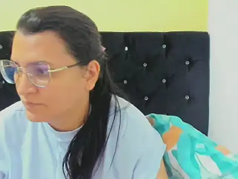 Snapshot of MARILYN_GARCIA chatting on December 24, 4:08 pm MARILYN GARCIA online show from December 24, 4:08 pm