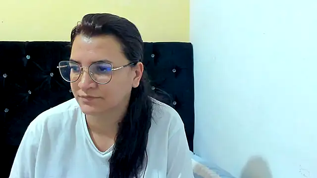 Snapshot of MARILYN_GARCIA chatting on December 31, 12:04 pm MARILYN GARCIA online show from December 31, 12:04 pm