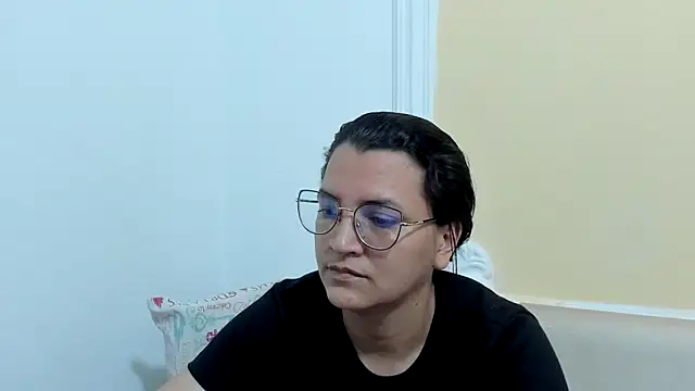 Snapshot of MARILYN_GARCIA chatting on March 3, 9:37 pm MARILYN GARCIA online show from March 3, 9:37 pm