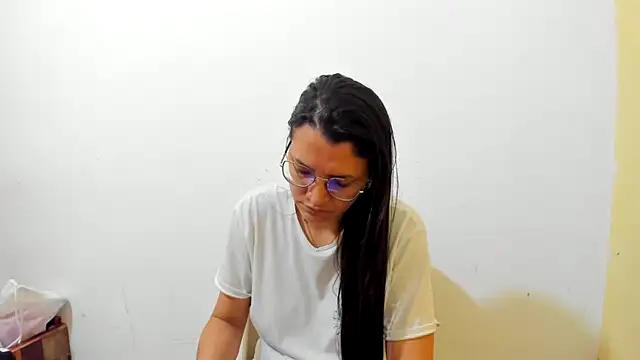 Snapshot of MARILYN_GARCIA chatting on October 13, 1:33 pm MARILYN GARCIA online show from October 13, 1:33 pm