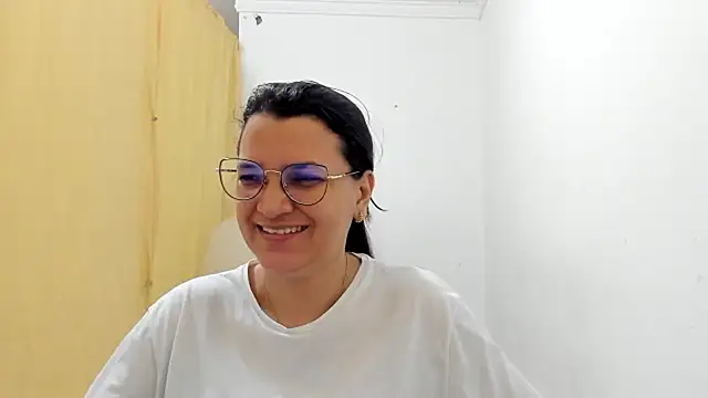 Snapshot of MARILYN_GARCIA chatting on October 17, 12:41 pm MARILYN GARCIA online show from October 17, 12:41 pm
