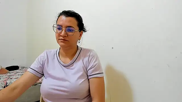 MARILYN GARCIA online show from June 15, 3:03 pm
