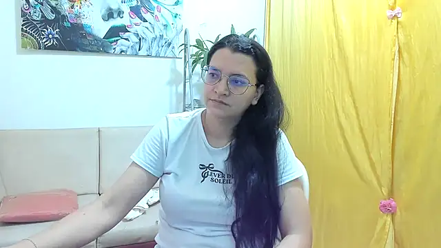 MARILYN GARCIA online show from July 4, 10:05 pm