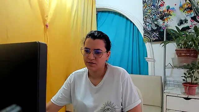 MARILYN GARCIA online show from July 13, 1:36 pm