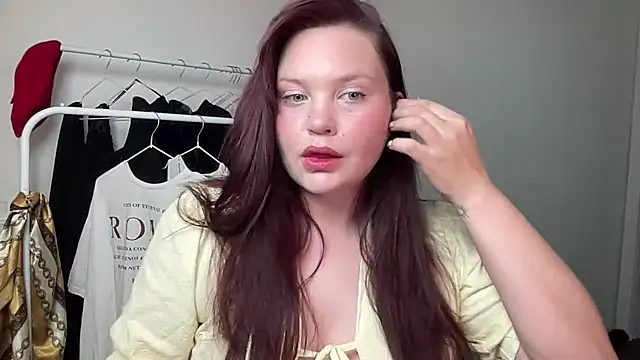 Snapshot of rich_lily chatting on August 4, 9:50 pm rich lily online show from August 4, 9:50 pm