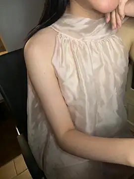 -Lynlyn- online show from August 8, 2:08 pm