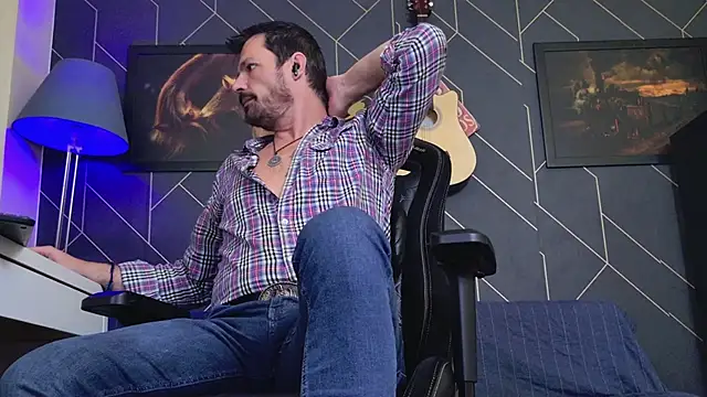 ChrisKox online show from November 24, 5:01 pm