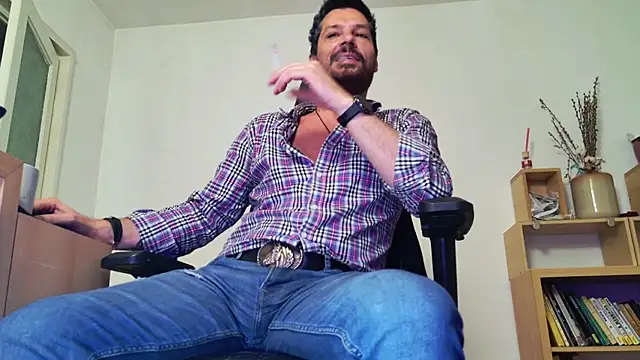 ChrisKox online show from April 30, 7:31 pm