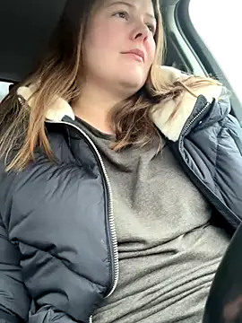 Snapshot of BootyLola chatting on December 2, 9:35 am BootyLola online show from December 2, 9:35 am