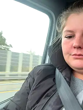 Snapshot of BootyLola chatting on October 29, 9:33 am BootyLola online show from October 29, 9:33 am