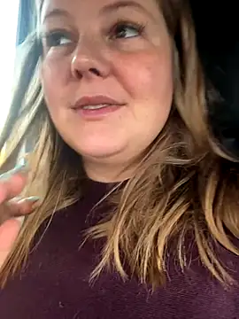 Snapshot of BootyLola chatting on November 3, 10:27 am BootyLola online show from November 3, 10:27 am