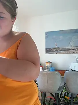 Snapshot of BootyLola chatting on November 7, 9:31 am BootyLola online show from November 7, 9:31 am