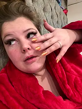 Snapshot of BootyLola chatting on November 23, 8:58 am BootyLola online show from November 23, 8:58 am