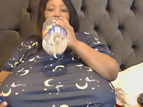 Snapshot of nancy111 chatting on March 3, 1:12 am nancy111 online show from March 3, 1:12 am