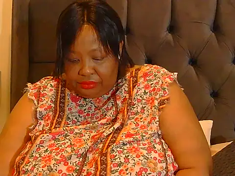 Snapshot of nancy111 chatting on March 5, 1:45 am nancy111 online show from March 5, 1:45 am