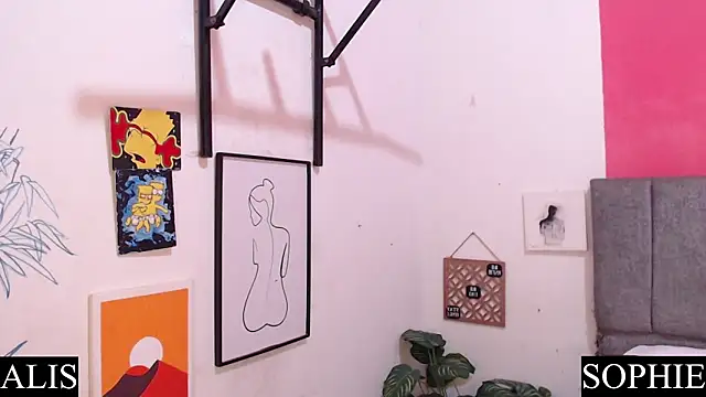 Snapshot of Sophie_And_Alis chatting on March 9, 1:48 pm Sophie And Alis online show from March 9, 1:48 pm