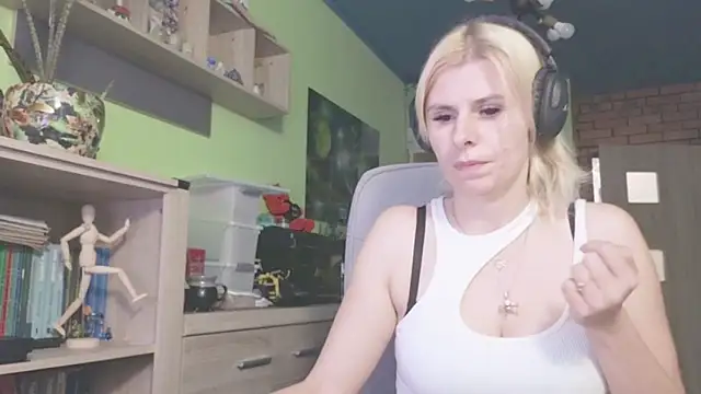 karmija online show from November 14, 6:50 pm