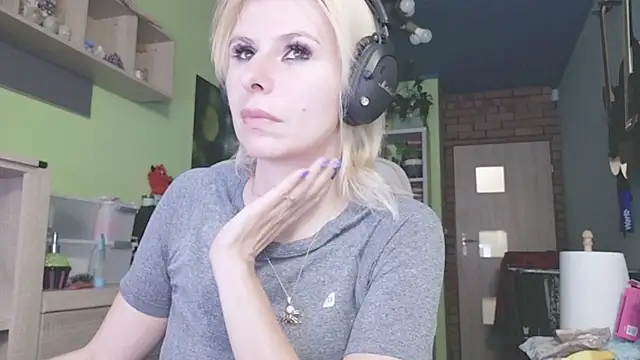 karmija online show from November 24, 9:47 pm