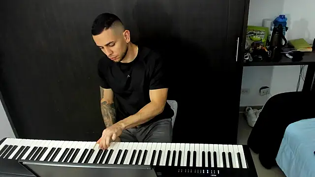 logan smith online show from October 10, 12:31 am