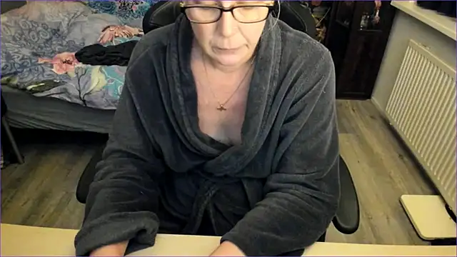 Snapshot of minoesje37 chatting on December 15, 8:25 pm minoesje37 online show from December 15, 8:25 pm