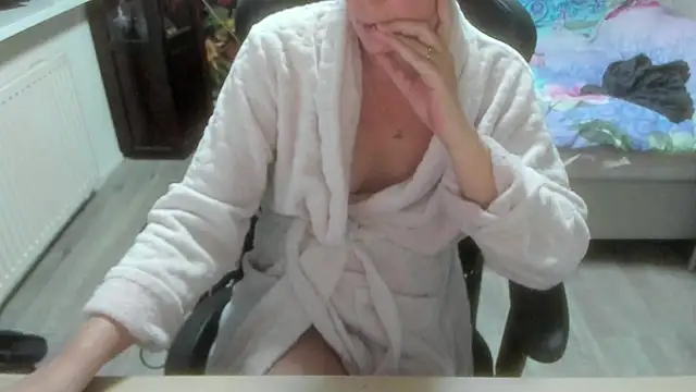 minoesje37 online show from January 12, 8:36 pm