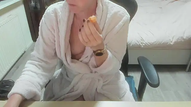 minoesje37 online show from March 21, 8:34 pm