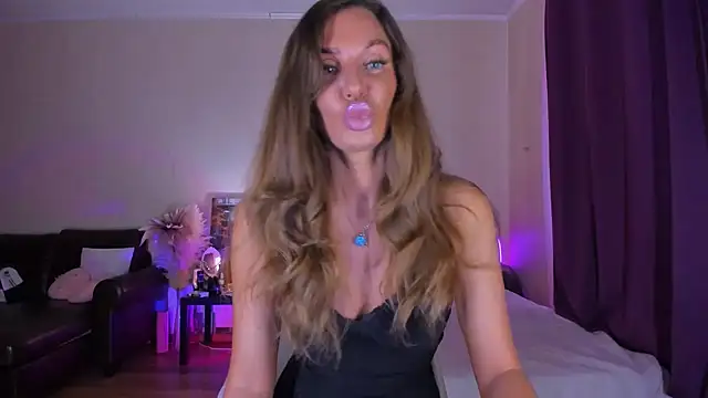EmmaAbramson online show from May 18, 10:54 am