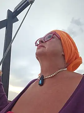 MucMilf59 online show from June 22, 7:44 pm