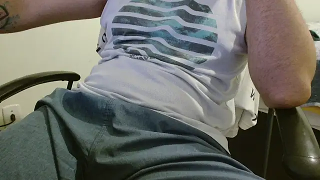 Snapshot of pudding24 chatting on December 4, 11:46 pm pudding24 online show from December 4, 11:46 pm