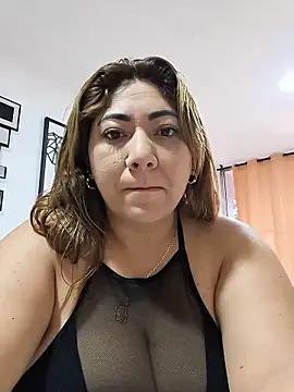 Snapshot of kendra_fire chatting on June 8, 2:28 pm kendra fire online show from June 8, 2:28 pm