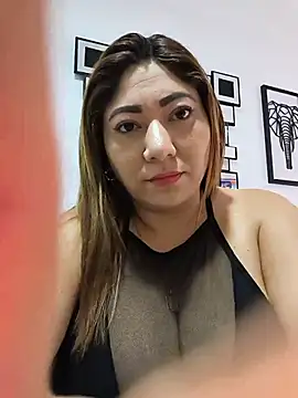 Snapshot of kendra_fire chatting on July 15, 12:43 pm kendra fire online show from July 15, 12:43 pm