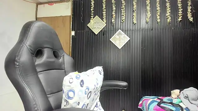 lalanaughty online show from November 14, 11:53 am