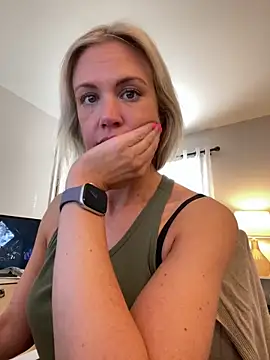 Snapshot of Kay_Cakes chatting on February 4, 8:06 pm Kay Cakes online show from February 4, 8:06 pm