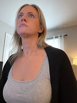 Snapshot of Kay_Cakes chatting on November 11, 5:35 pm Kay Cakes online show from November 11, 5:35 pm