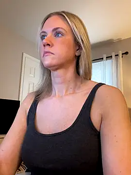 Snapshot of Kay_Cakes chatting on November 21, 1:54 pm Kay Cakes online show from November 21, 1:54 pm