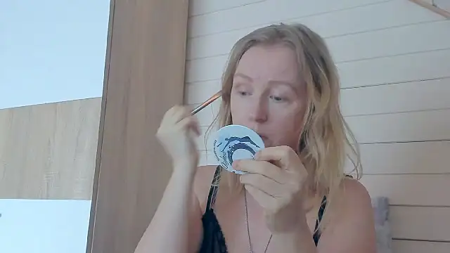 I AM MILF online show from June 18, 7:08 am