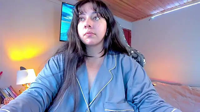 coraline latin online show from January 25, 9:35 pm