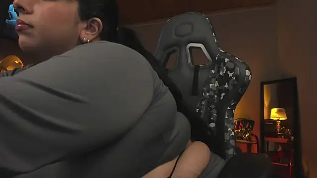 coraline latin online show from February 16, 12:41 am