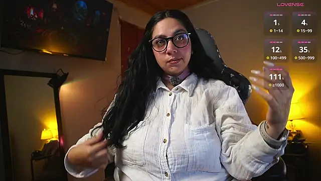 Snapshot of coraline_latin chatting on July 16, 12:16 am coraline latin online show from July 16, 12:16 am