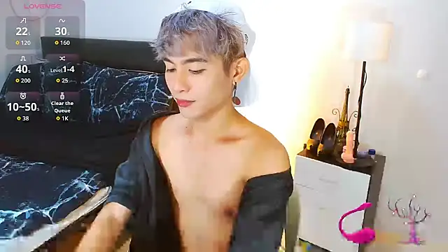 Snapshot of WildestTwink chatting on April 24, 7:05 pm WildestTwink online show from April 24, 7:05 pm