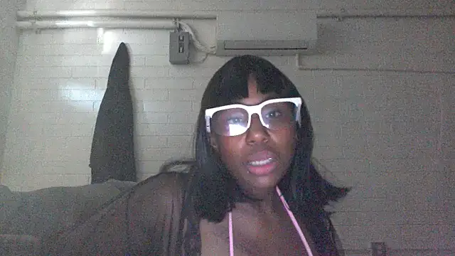 Snapshot of Xochillovemoney2 chatting on July 9, 11:53 pm Xochillovemoney2 online show from July 9, 11:53 pm