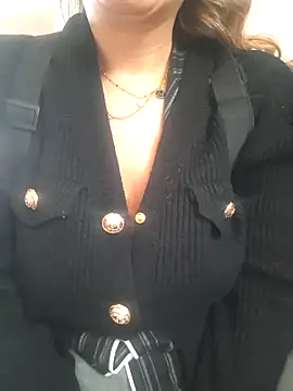 fammefatale1987 online show from November 29, 2:42 pm