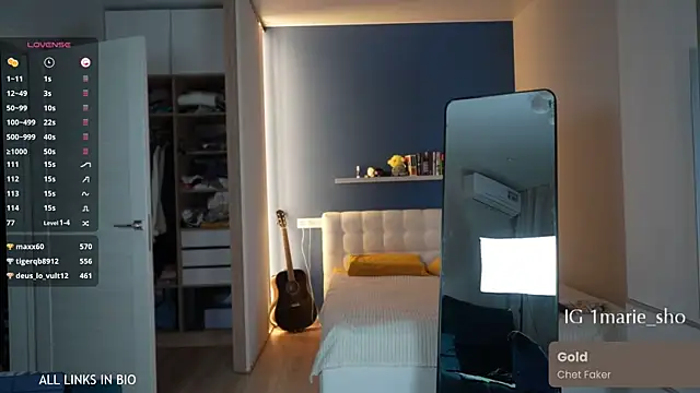 LAUREL HAZEL online show from September 14, 6:18 pm