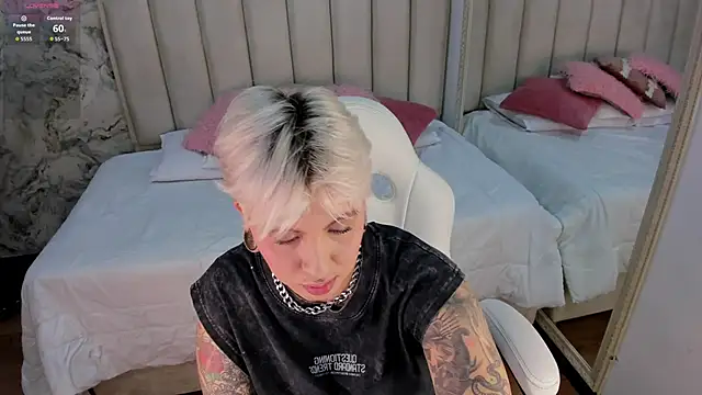 Snapshot of amy_ink chatting on October 9, 11:19 am amy ink online show from October 9, 11:19 am
