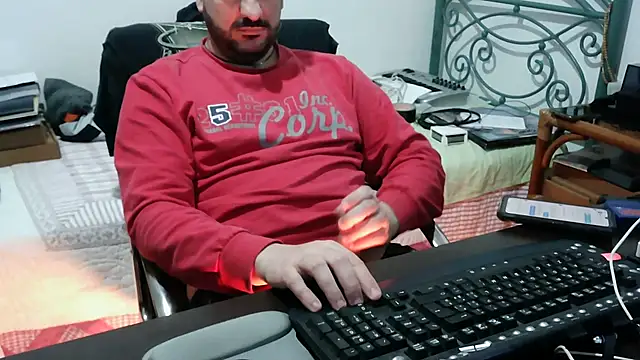 Snapshot of Italian_dark_desire chatting on January 17, 11:30 pm Italian dark desire online show from January 17, 11:30 pm