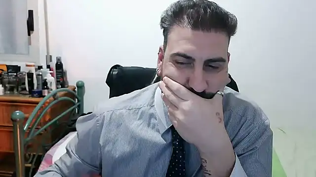 Snapshot of Italian_dark_desire chatting on February 1, 8:51 pm Italian dark desire online show from February 1, 8:51 pm