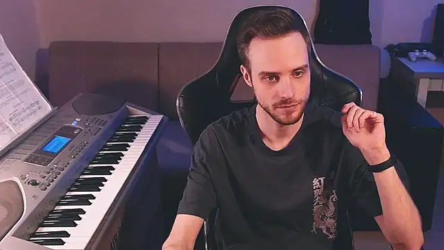 Sweetparker online show from April 6, 1:45 pm