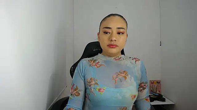 Snapshot of ReyleDoll chatting on December 19, 7:51 pm ReyleDoll online show from December 19, 7:51 pm