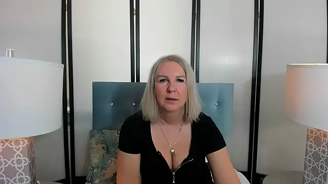 Snapshot of EricaTop chatting on January 25, 9:15 am EricaTop online show from January 25, 9:15 am